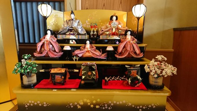 おひなさま　🎎
