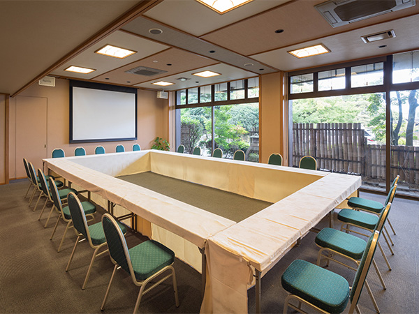 多目的ホール 山もみじ